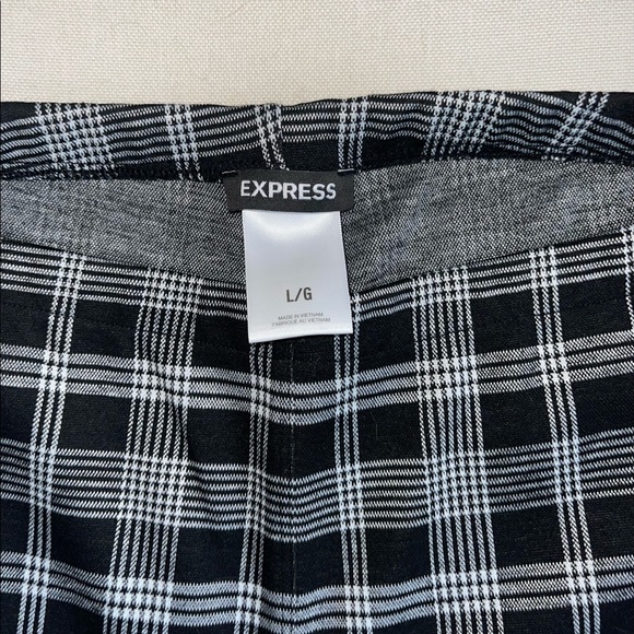 Express Plaid Leggings - Picture 3 of 3
